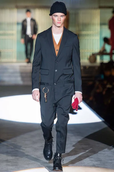 Look 27